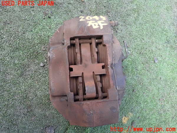 5UPJ-20454080]ハイラックスサーフ(RZN185W)右フロントキャリパー 中古_m0001.jpg