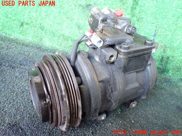 5UPJ-20456025]ハイラックスサーフ(RZN185W)エアコンコンプレッサー 中古_m0001.jpg
