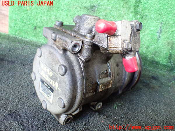 5UPJ-20456025]ハイラックスサーフ(RZN185W)エアコンコンプレッサー 中古_m0002.jpg