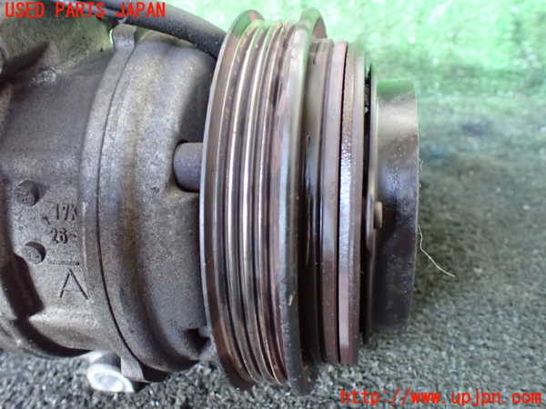 5UPJ-20456025]ハイラックスサーフ(RZN185W)エアコンコンプレッサー 中古_m0003.jpg