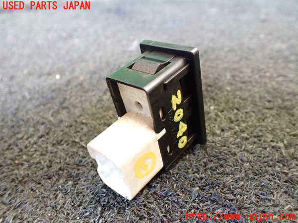 5UPJ-20456306]ハイラックスサーフ(RZN185W)スイッチ1 (バックドアガラス開閉) 中古_m0002.jpg