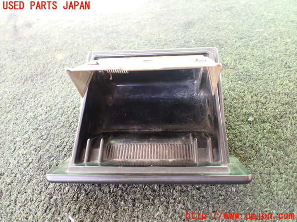 5UPJ-20457821]ハイラックスサーフ(RZN185W)灰皿1 中古_m0001.jpg