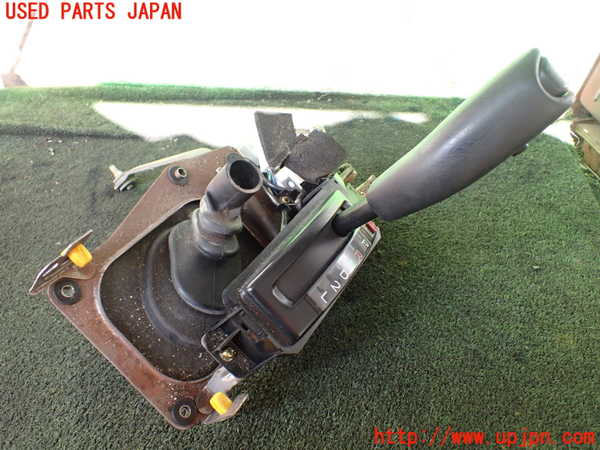 5UPJ-20457555]ハイラックスサーフ(RZN185W)ATシフトレバー 中古_m0001.jpg