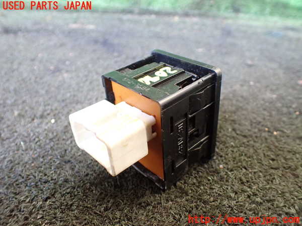 5UPJ-20456280]ハイラックスサーフ(RZN185W)ミラースイッチ 中古_m0002.jpg