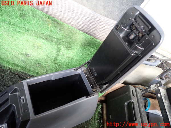 5UPJ-20457540]ハイラックスサーフ(RZN185W)センターコンソール 中古_m0002.jpg