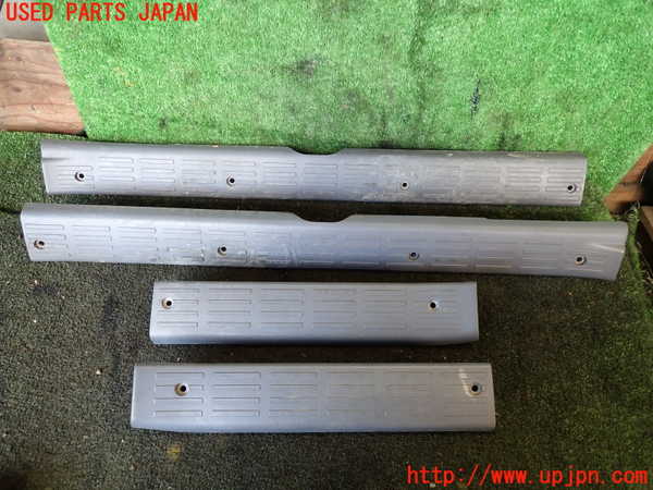 5UPJ-20457740]ハイラックスサーフ(RZN185W)スカッフプレート 中古_m0001.jpg