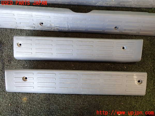 5UPJ-20457740]ハイラックスサーフ(RZN185W)スカッフプレート 中古_m0002.jpg