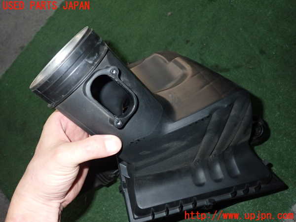 2UPJ-20462560]BMW 523i ツーリング(XL20)(F11)エアクリーナーボックス 中古_m0003.jpg
