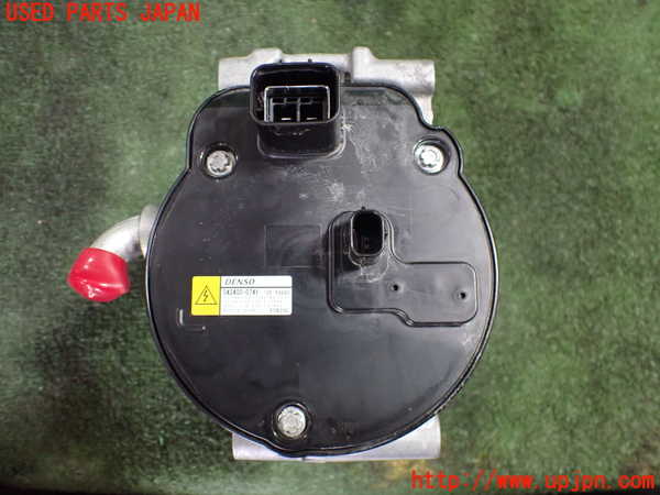 5UPJ-20476025]アクア(AQUA)(MXPK11)エアコンコンプレッサー 中古_m0003.jpg