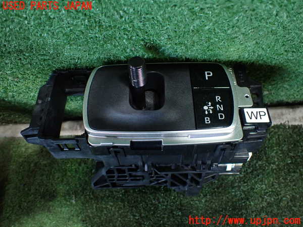 5UPJ-20477555]アクア(AQUA)(MXPK11)ATシフトレバー 中古_m0001.jpg