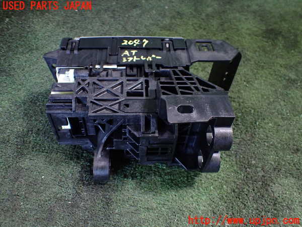 5UPJ-20477555]アクア(AQUA)(MXPK11)ATシフトレバー 中古_m0002.jpg
