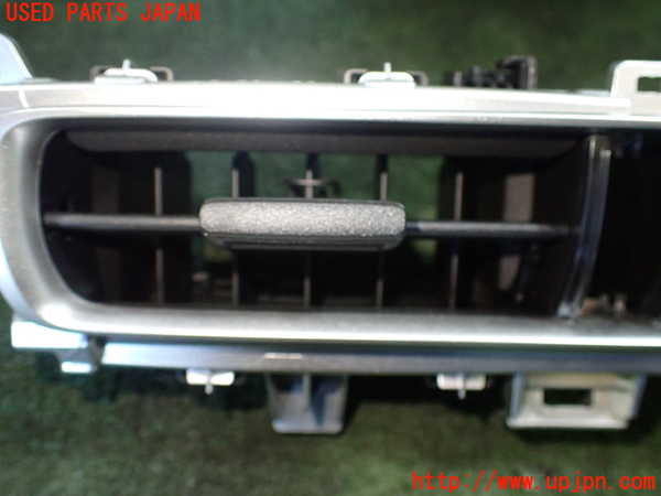 5UPJ-20477528]アクア(AQUA)(MXPK11)エアコン吹き出し口3 (真中) 中古_m0003.jpg