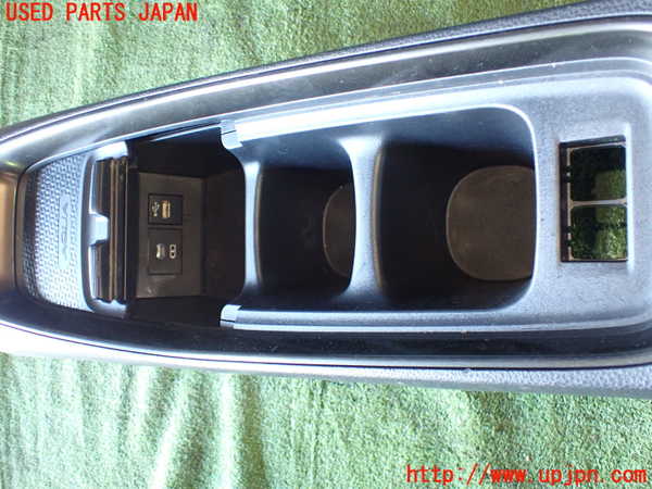5UPJ-20477540]アクア(AQUA)(MXPK11)センターコンソール 中古_m0003.jpg