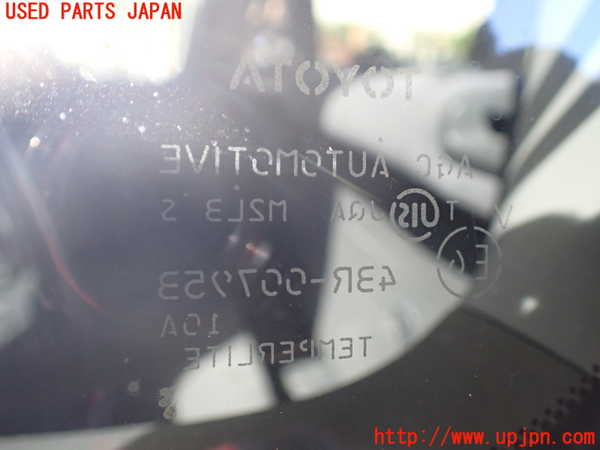 5UPJ-20481380]ランクルプラド(TRJ150W)右クォーターガラス M2L3 中古_m0002.jpg