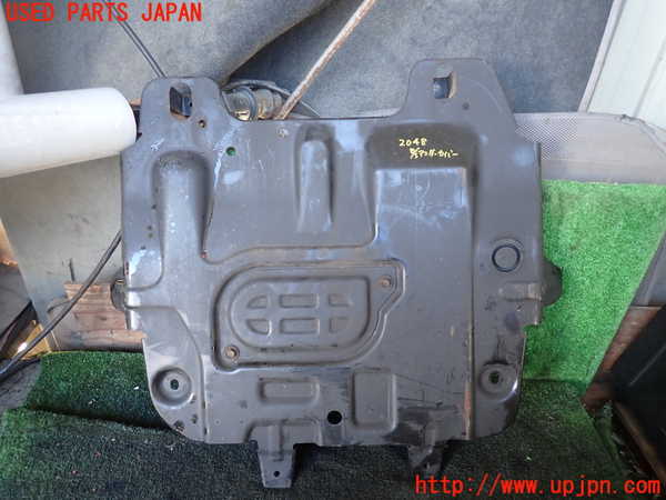 5UPJ-20482170]ランクルプラド(TRJ150W)エンジンアンダーカバー 中古_m0001.jpg