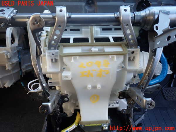 5UPJ-20486081]ランクルプラド(TRJ150W)エバポレーター1 中古_m0001.jpg