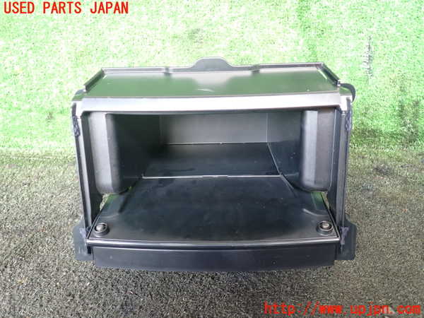 5UPJ-20487841]ランクルプラド(TRJ150W)小物入れ1 中古_m0002.jpg