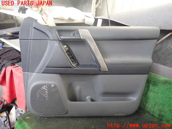 5UPJ-20481234]ランクルプラド(TRJ150W)右前ドア内張り 中古_m0001.jpg