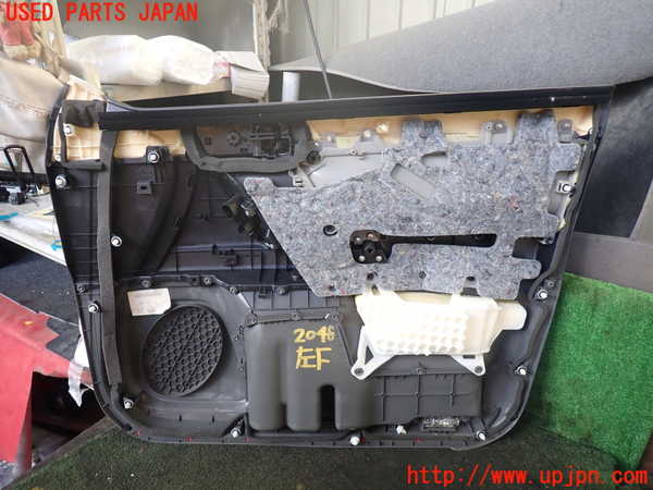 5UPJ-20481264]ランクルプラド(TRJ150W)左前ドア内張り 中古_m0004.jpg