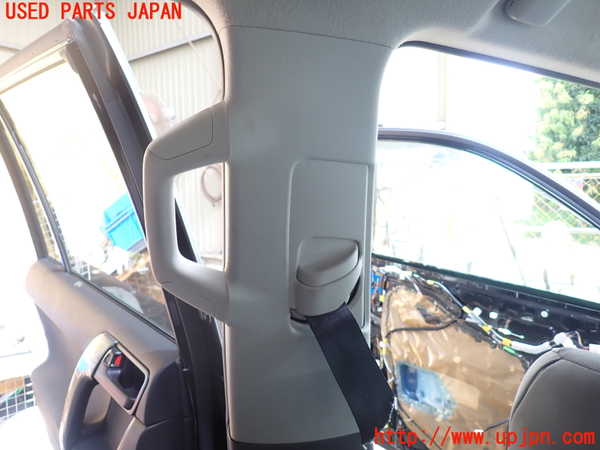 5UPJ-20487670]ランクルプラド(TRJ150W)左センターピラートリム 中古_m0002.jpg