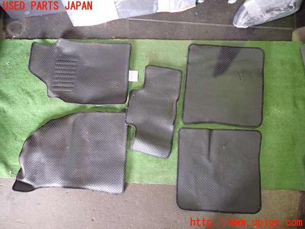 5UPJ-20497800]ランエボワゴン(CT9W)フロアマット 中古_m0002.jpg