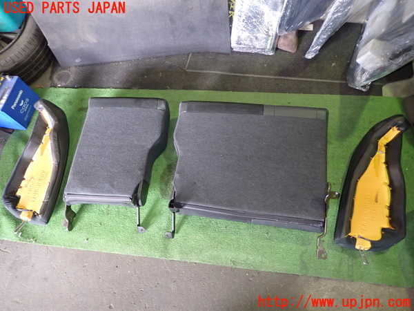 5UPJ-20497385]ランエボワゴン(CT9W)リアシート 中古_m0002.jpg