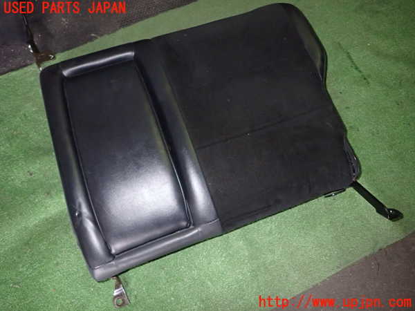 5UPJ-20497385]ランエボワゴン(CT9W)リアシート 中古_m0004.jpg