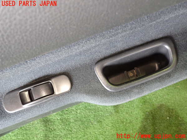 5UPJ-20491294]ランエボワゴン(CT9W)右後ドア内張り 中古_m0003.jpg
