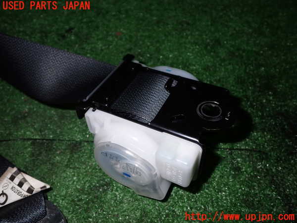 5UPJ-20497155]ランエボワゴン(CT9W)右2列目シートベルト 中古_m0003.jpg