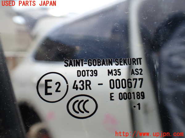 5UPJ-20501230]ポルシェ・カイエン S ハイブリッド(92ACGE)右前ドア SEKURIT M35 【ジャンク】_m0005.jpg