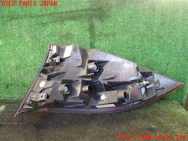 1UPJ-20501536]ポルシェ・カイエン S ハイブリッド(92ACGE)左テールランプ 中古_m0002.jpg
