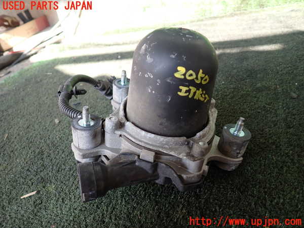 5UPJ-20502590]ポルシェ・カイエン S ハイブリッド(92ACGE)エアポンプ 中古_m0001.jpg