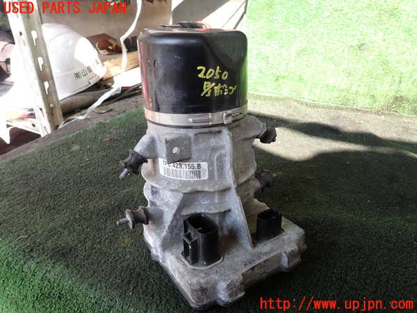 1UPJ-20504250]ポルシェ・カイエン S ハイブリッド(92ACGE)パワステポンプ 中古_m0001.jpg