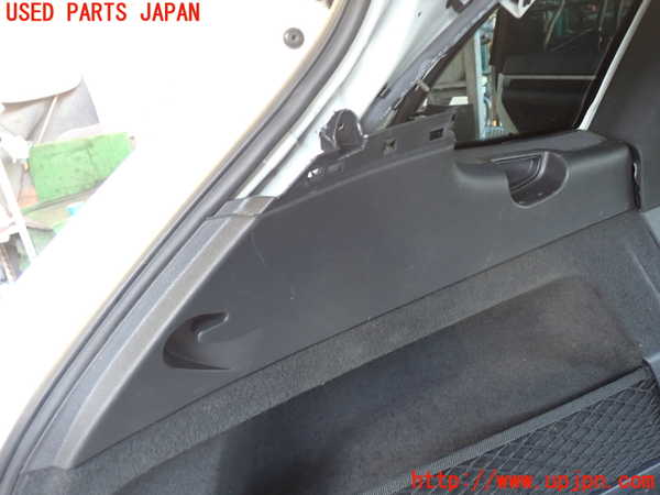 5UPJ-20507680]ポルシェ・カイエン S ハイブリッド(92ACGE)左リアピラートリム 中古_m0002.jpg