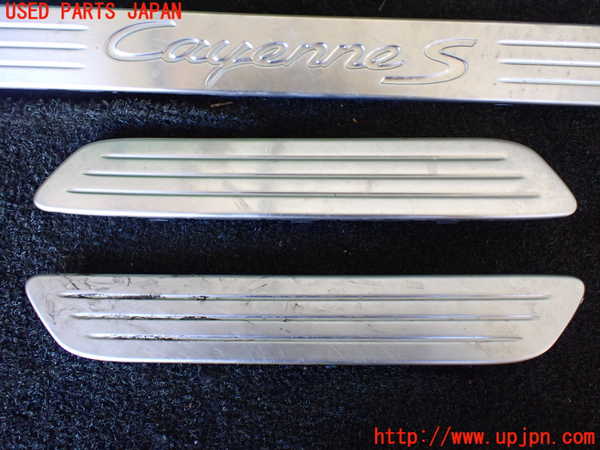 5UPJ-20507740]ポルシェ・カイエン S ハイブリッド(92ACGE)スカッフプレート 中古_m0002.jpg