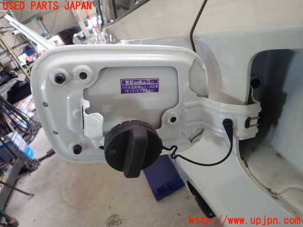 5UPJ-20511690]プリウスPHV(ZVW52)フューエルリッド 中古_m0002.jpg