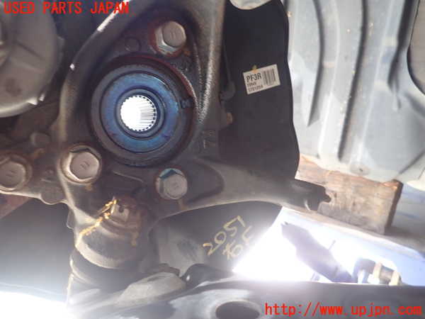 5UPJ-20514290]プリウスPHV(ZVW52)右フロントナックルハブ 中古_m0001.jpg