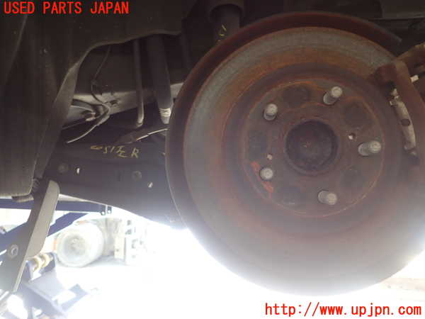 5UPJ-20514305]プリウスPHV(ZVW52)左リアナックルハブ 中古_m0001.jpg