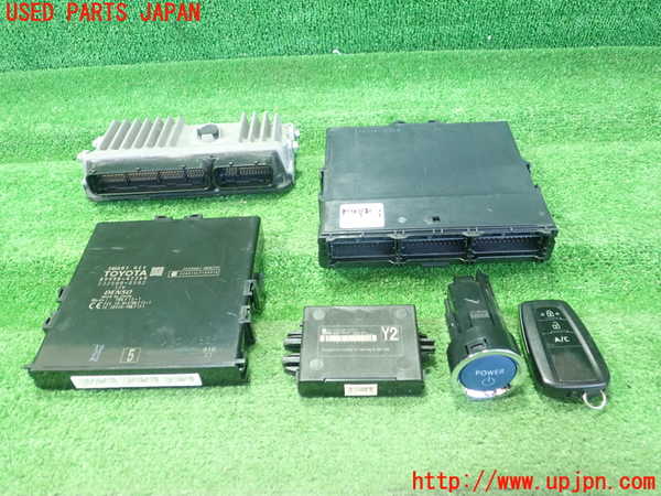 5UPJ-20516110]プリウスPHV(ZVW52)エンジンコンピューター 中古_m0001.jpg