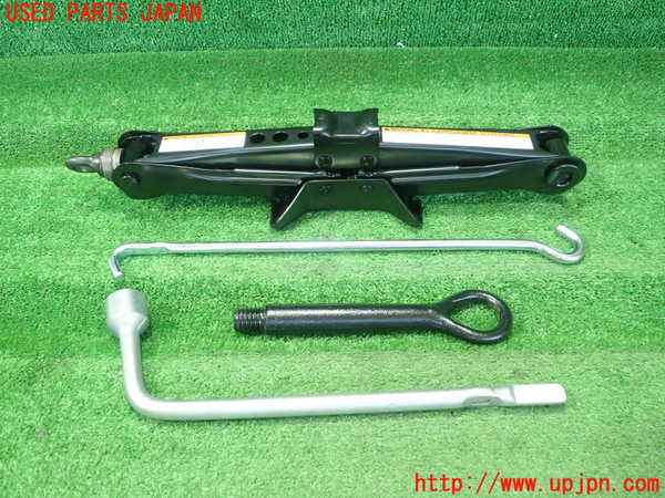 5UPJ-20517805]プリウスPHV(ZVW52)車載工具 中古_m0001.jpg