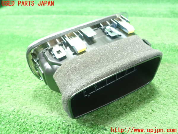 5UPJ-20517526]プリウスPHV(ZVW52)エアコン吹き出し口1 (右) 中古_m0003.jpg