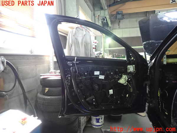 5UPJ-20521260]ベンツ E220 d（S213）(BlueTEC) ステーションワゴン(213204C)左前ドア 【ジャンク】_m0004.jpg