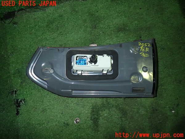 1UPJ-20521552]ベンツ E220 d（S213）(BlueTEC) ステーションワゴン(213204C)左リアフィニッシャー 中古_m0002.jpg