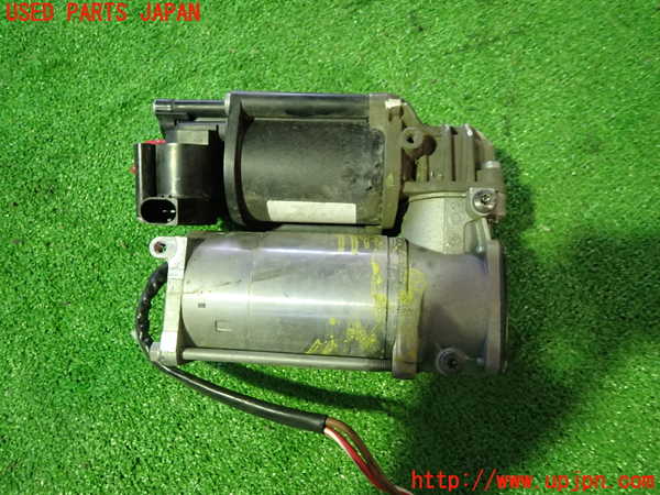5UPJ-20525535]ベンツ E220 d（S213）(BlueTEC) ステーションワゴン(213204C)エアサスポンプ 中古_m0004.jpg