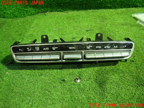 5UPJ-20526066]ベンツ E220 d（S213）(BlueTEC) ステーションワゴン(213204C)エアコンスイッチ1 中古_m0001.jpg