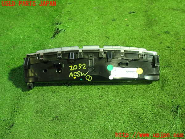 5UPJ-20526066]ベンツ E220 d（S213）(BlueTEC) ステーションワゴン(213204C)エアコンスイッチ1 中古_m0003.jpg