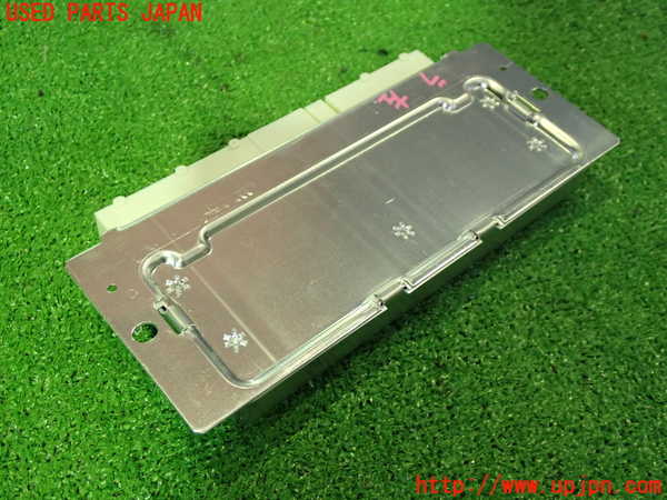 5UPJ-20526153]ベンツ E220 d（S213）(BlueTEC) ステーションワゴン(213204C)コンピューター8 A 213 900 61 15 中古_m0003.jpg