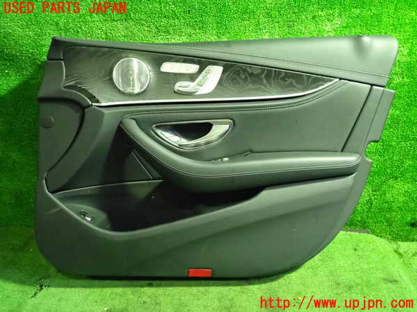 5UPJ-20521234]ベンツ E220 d（S213）(BlueTEC) ステーションワゴン(213204C)右前ドア内張り 中古_m0001.jpg
