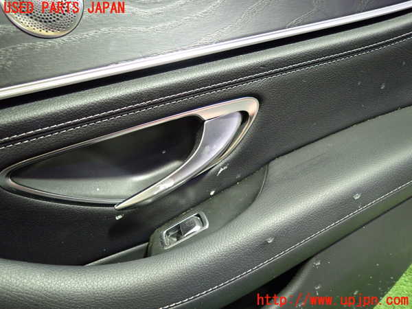 5UPJ-20521294]ベンツ E220 d（S213）(BlueTEC) ステーションワゴン(213204C)右後ドア内張り 中古_m0003.jpg