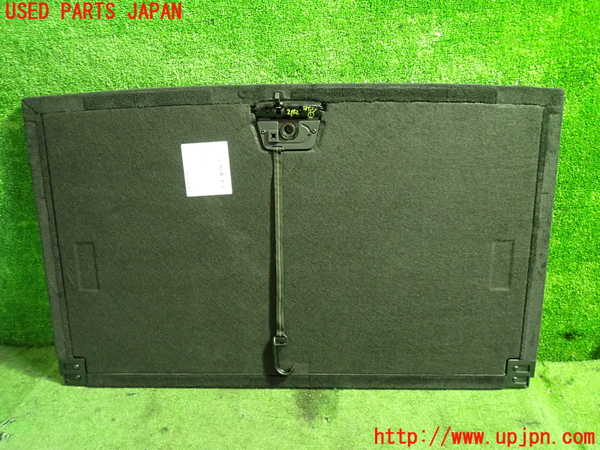 5UPJ-20527771]ベンツ E220 d（S213）(BlueTEC) ステーションワゴン(213204C)ラゲッジトレイ1 中古_m0002.jpg